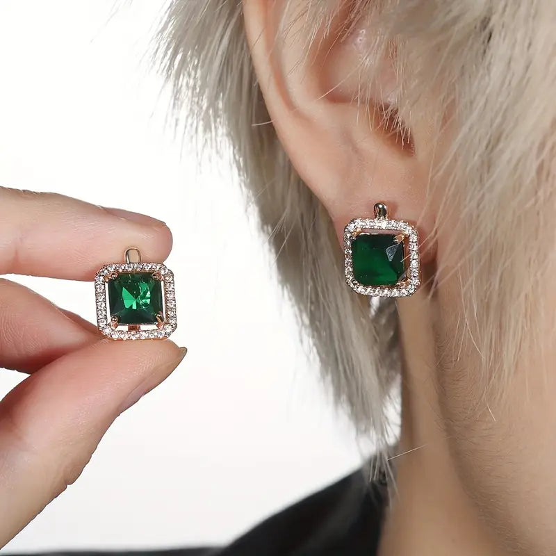 Aretes Cuadrados Dorados con Circonia Verde