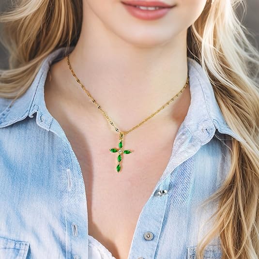 Collar con Dije Cruz de Esmeralda | Oro
