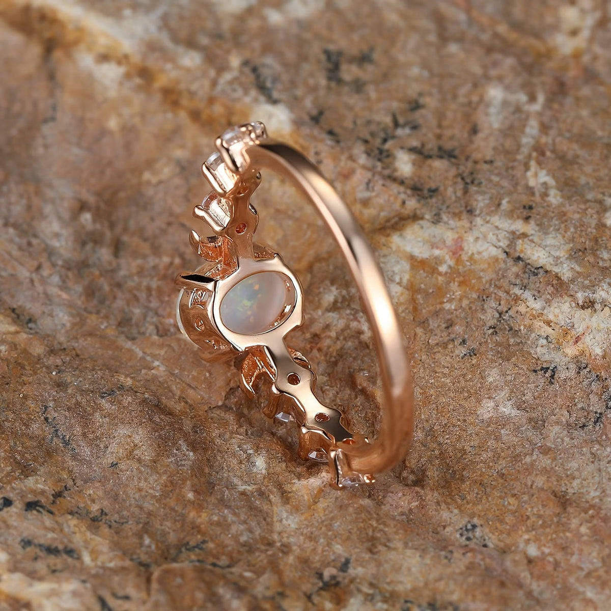 Anillo Luna Creciente con Ópalo | Oro rosa