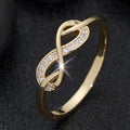 Anillo Infinito Lysette de Cristal | Oro