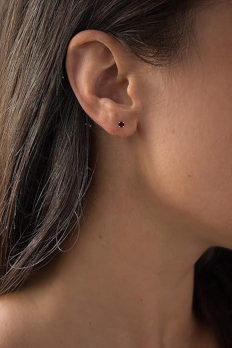 Aretes de Botón Rubí | Oro