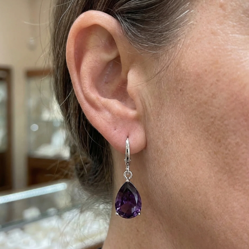 Aretes de Amatista Gota en Oro Blanco