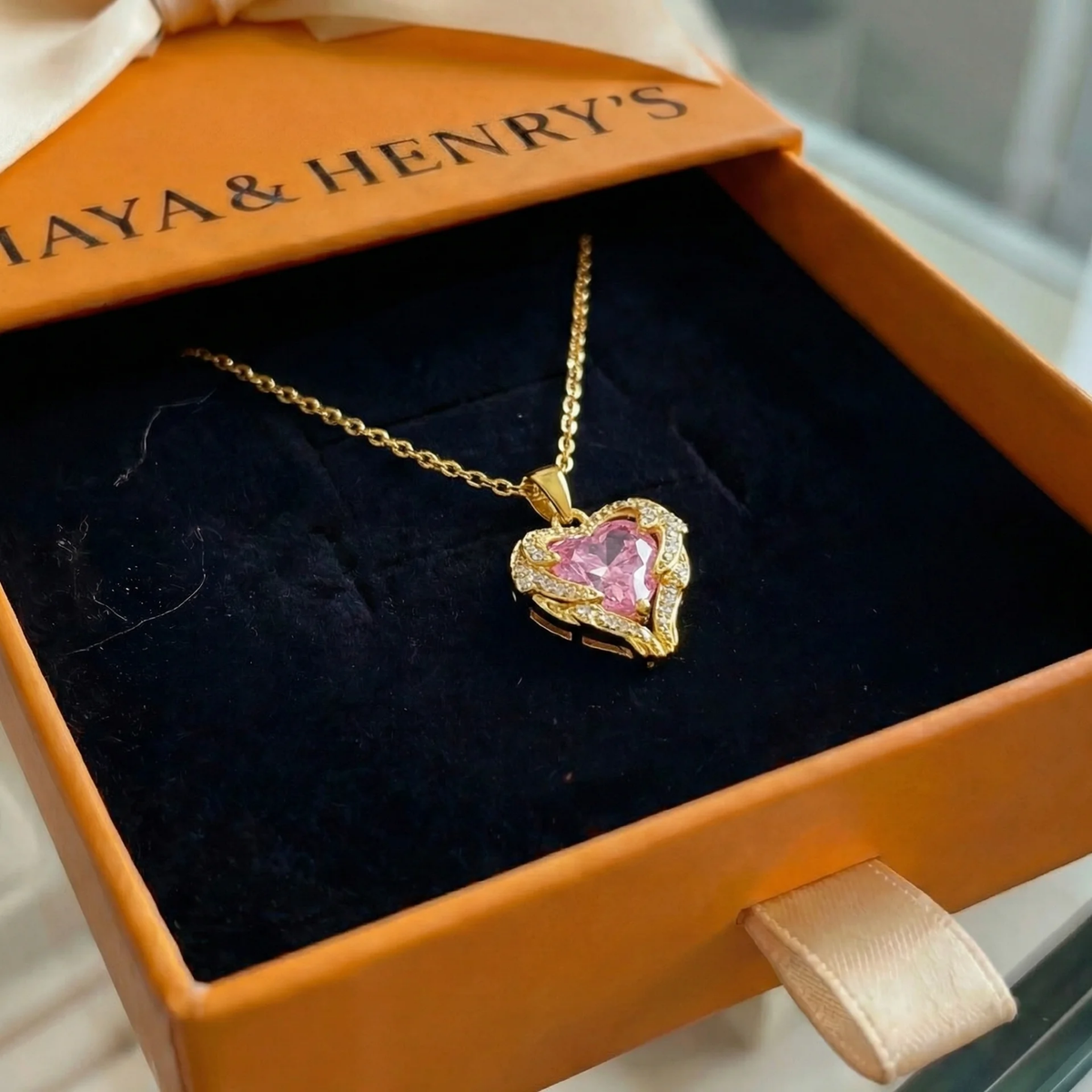 Collar Abrazo Angelical Corazón Rosa | Oro