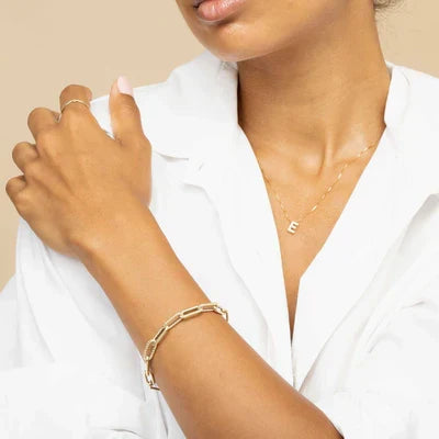 Collar con inicial carta de amor | Oro blanco