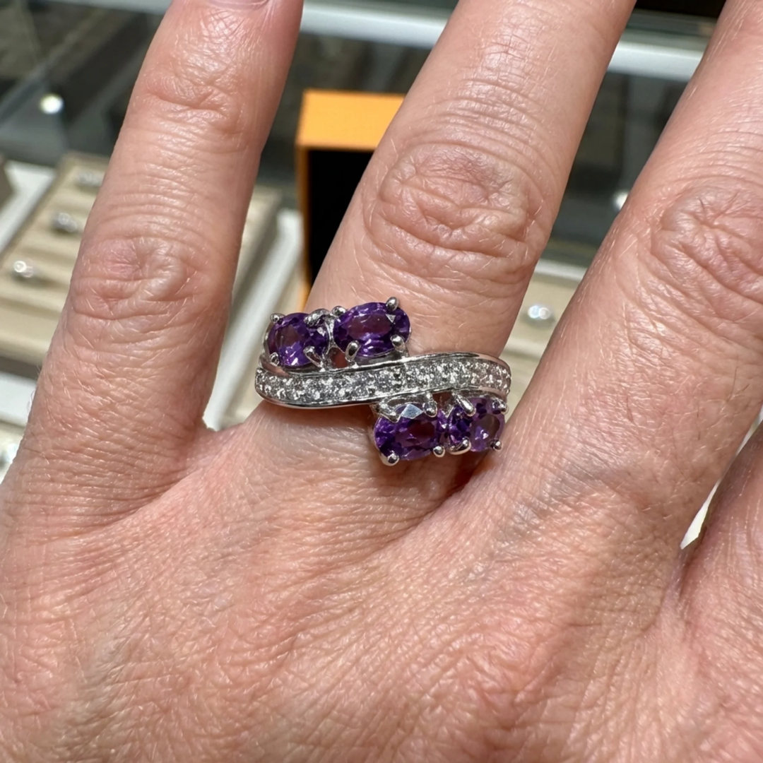 Anillo Flow Lavanda | Oro blanco