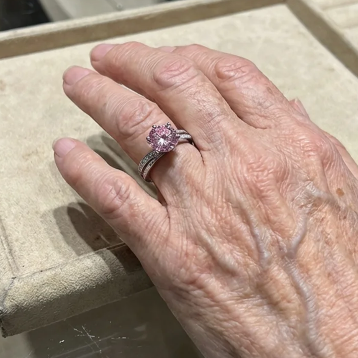Anillo Contorno Rosa Iluminado | Oro blanco