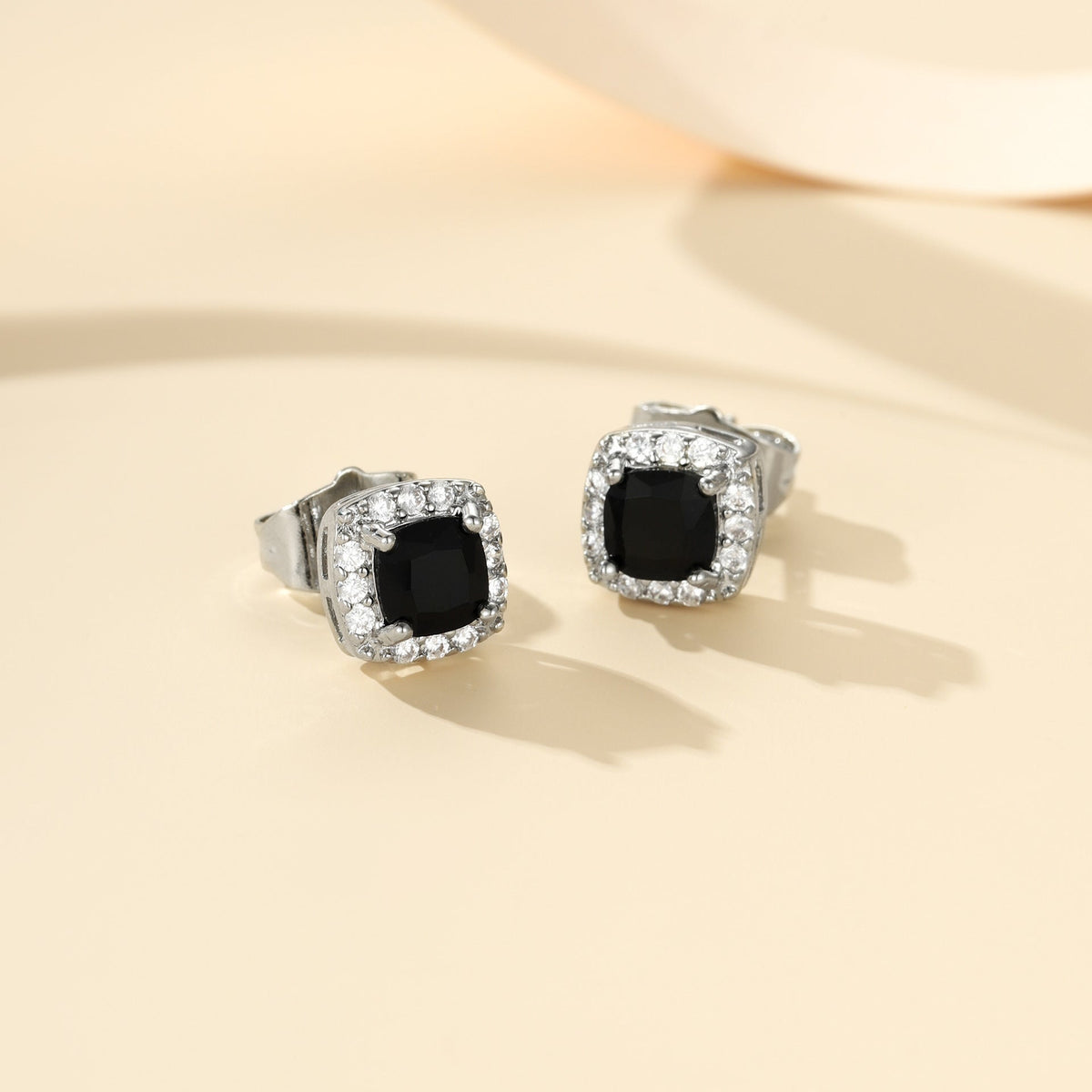 Aretes de Botón Midnight Royale | Oro
