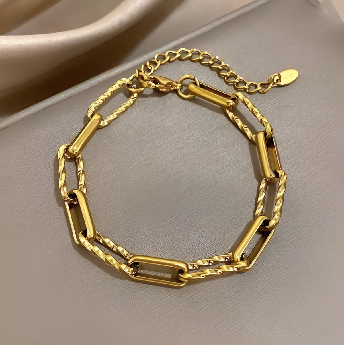 Pulsera Eslabones Gruesos Lorielle | Oro