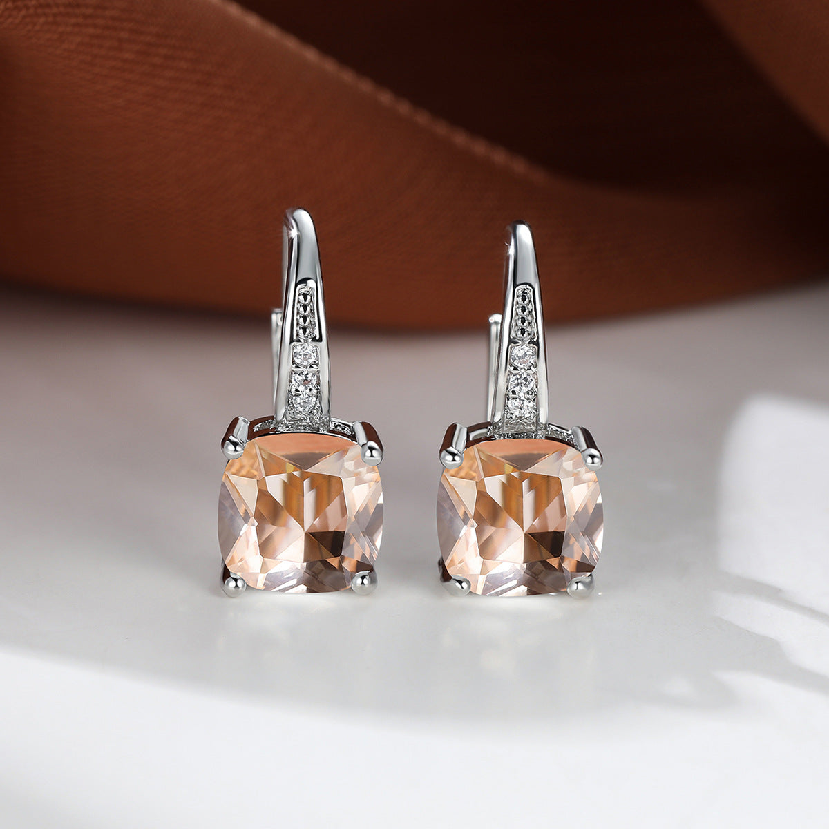 Arracadas Mystic con Piedra | Oro blanco