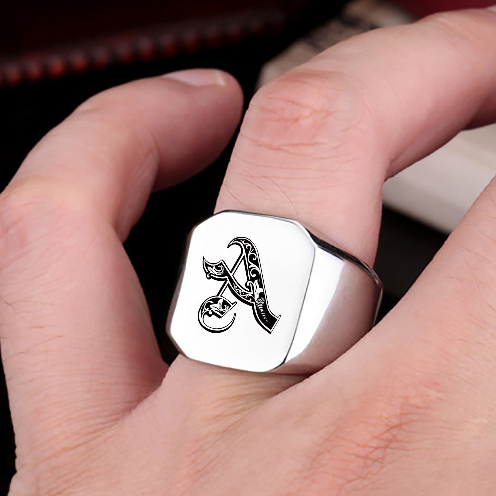 Anillo con Inicial Clásico Noble | Oro blanco