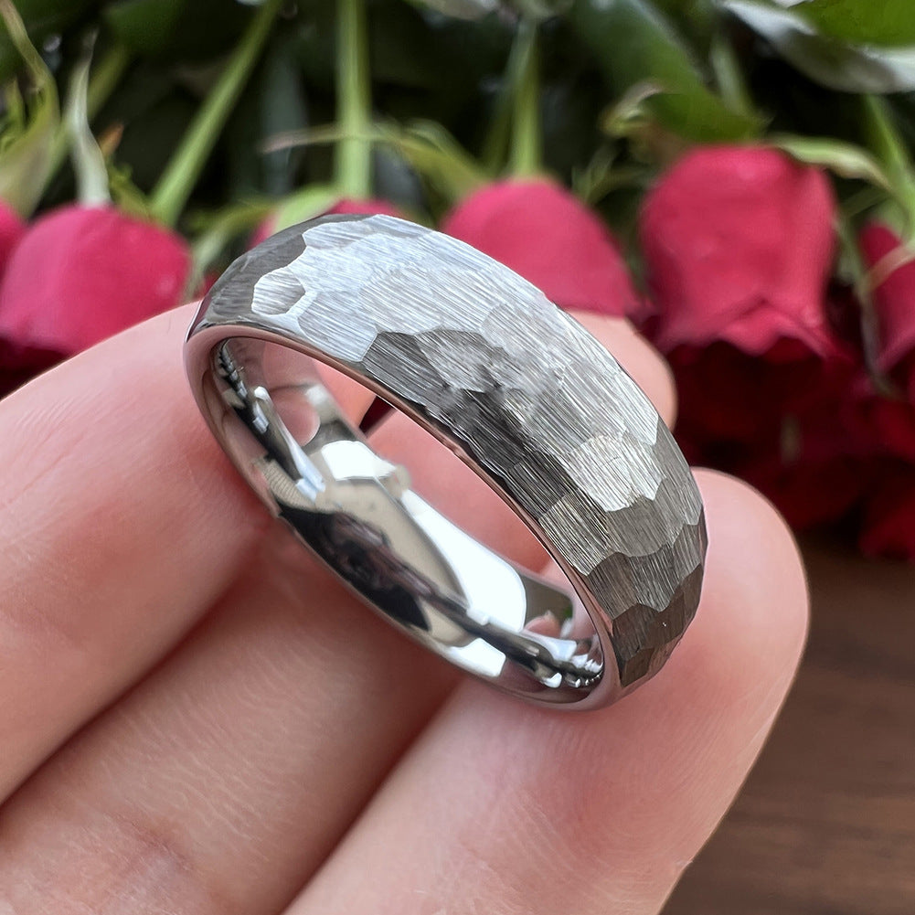 Anillo Elric con Textura en Oro Blanco