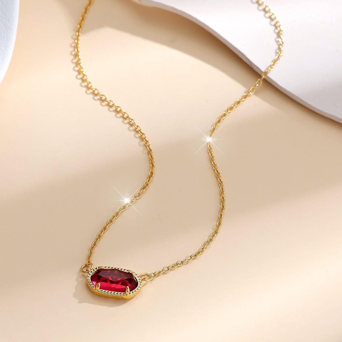 Collar Clásico con Rubí Oval | Oro