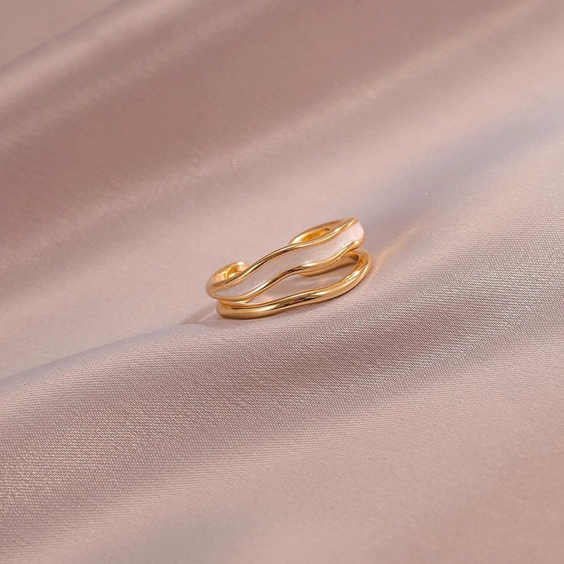Anillo Sahira de Ondas en Capas | Oro