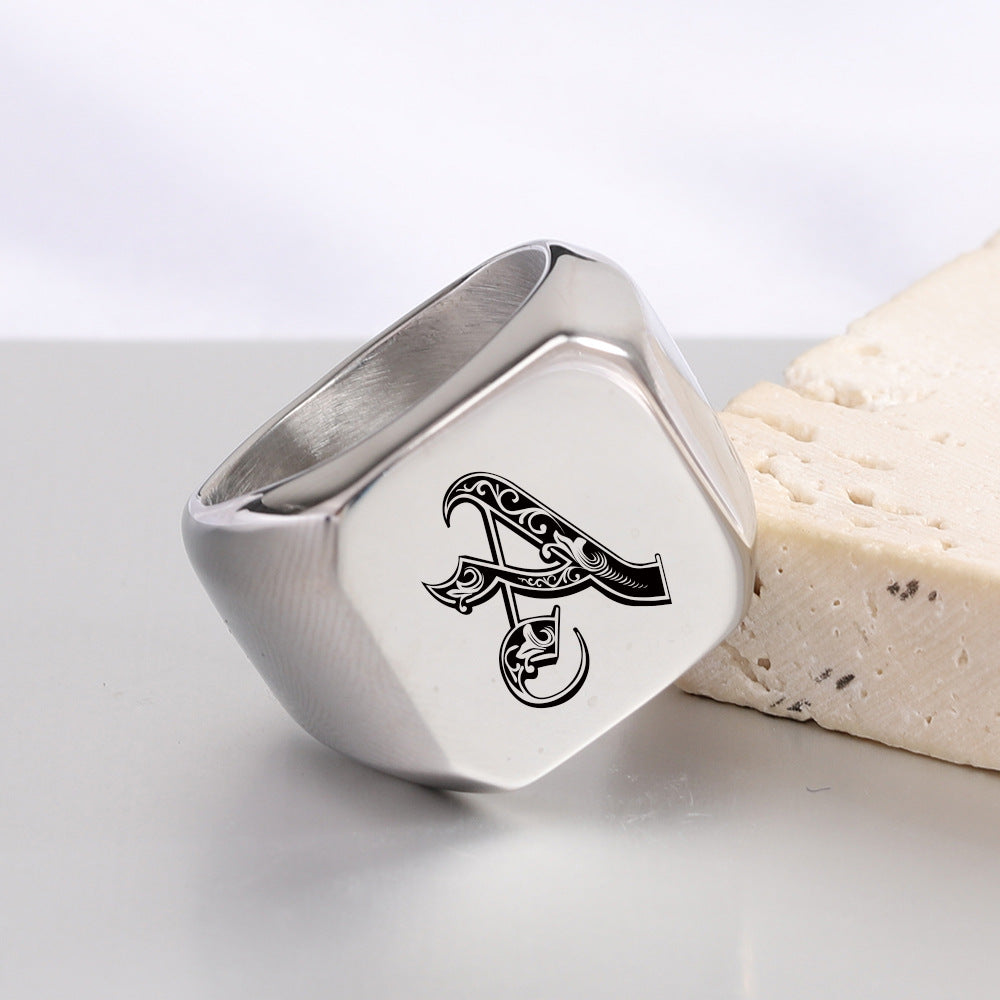 Anillo con Inicial Clásico Noble | Oro blanco