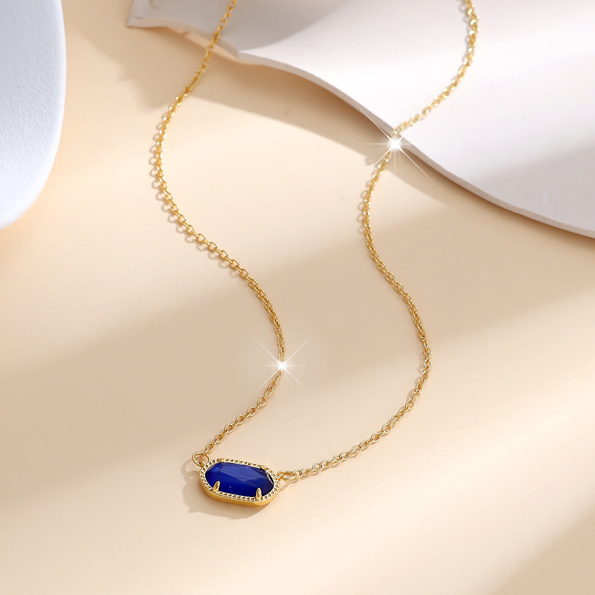 Collar Clásico con Zafiro Ovalado | Oro