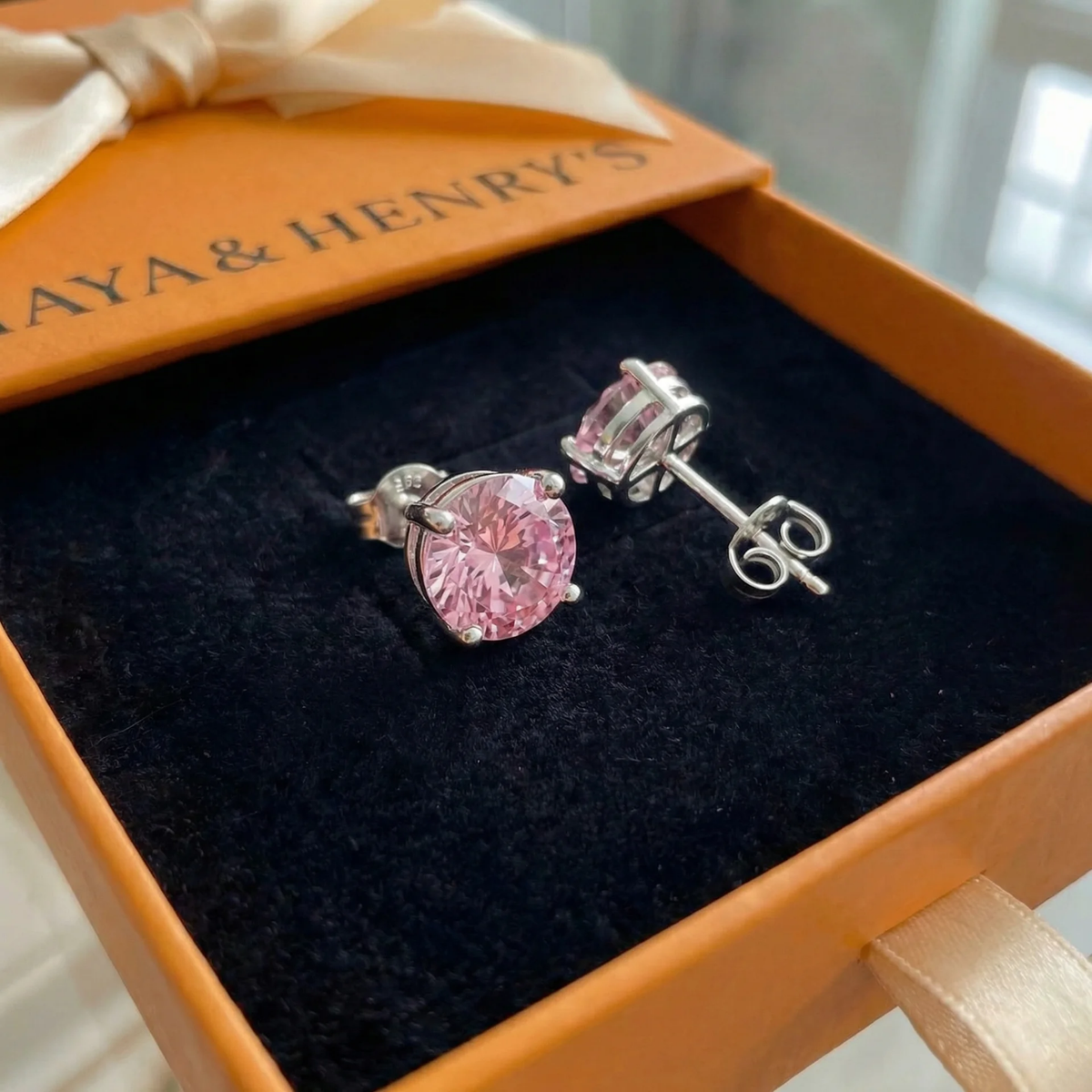 Aretes de Botón Zafiro Rosa | Oro blanco