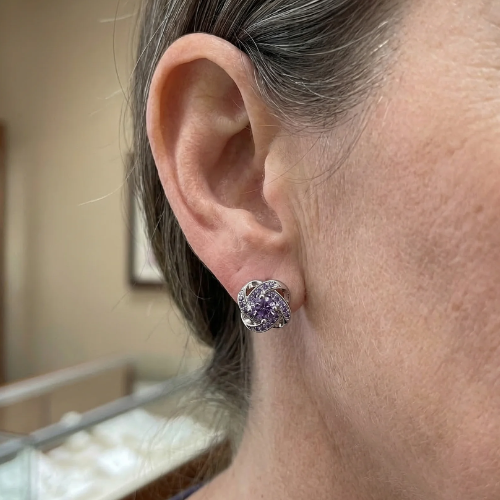 Aretes Nudo de Cristal Púrpura | Oro blanco