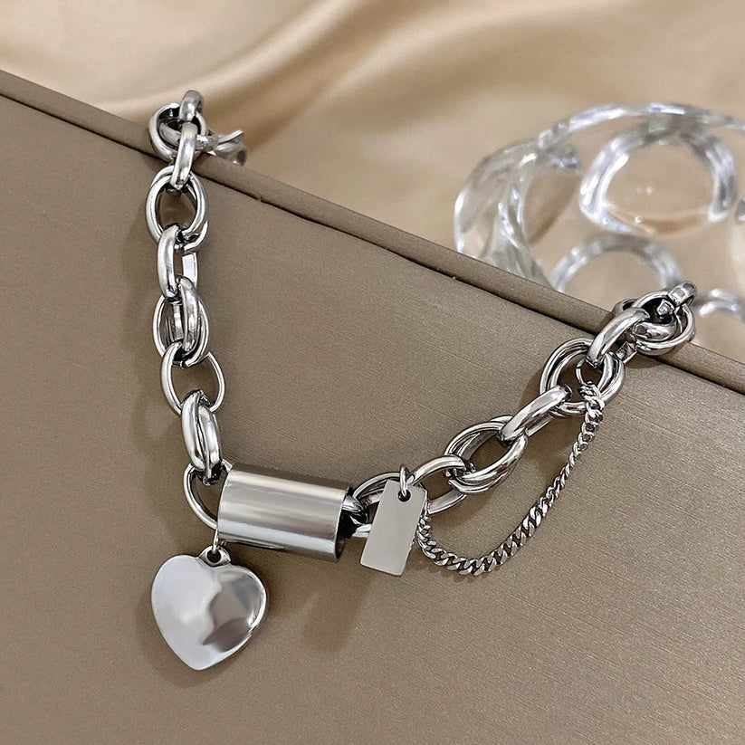 Pulsera Gruesa con Corazón | Oro blanco