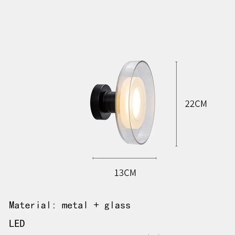 הילדה - מנורת LED לקיר