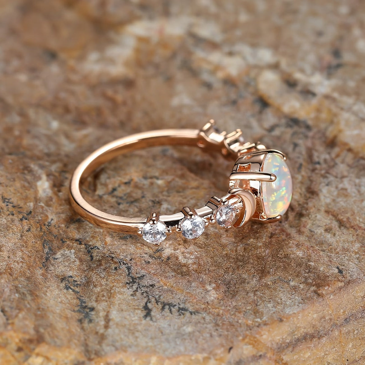 Anillo Luna Creciente con Ópalo | Oro rosa