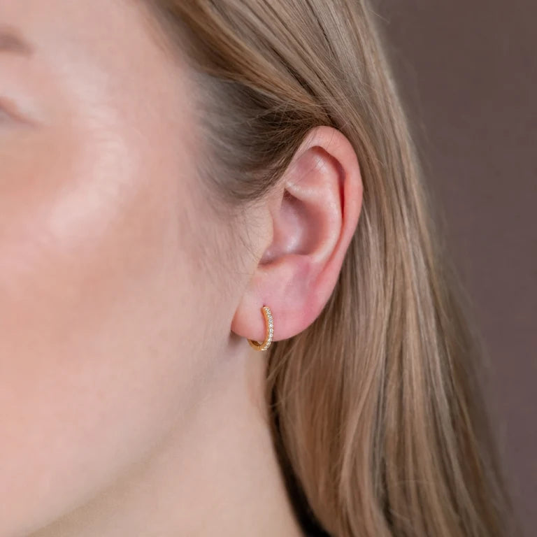 Aretes Huggie con Pavé | Oro