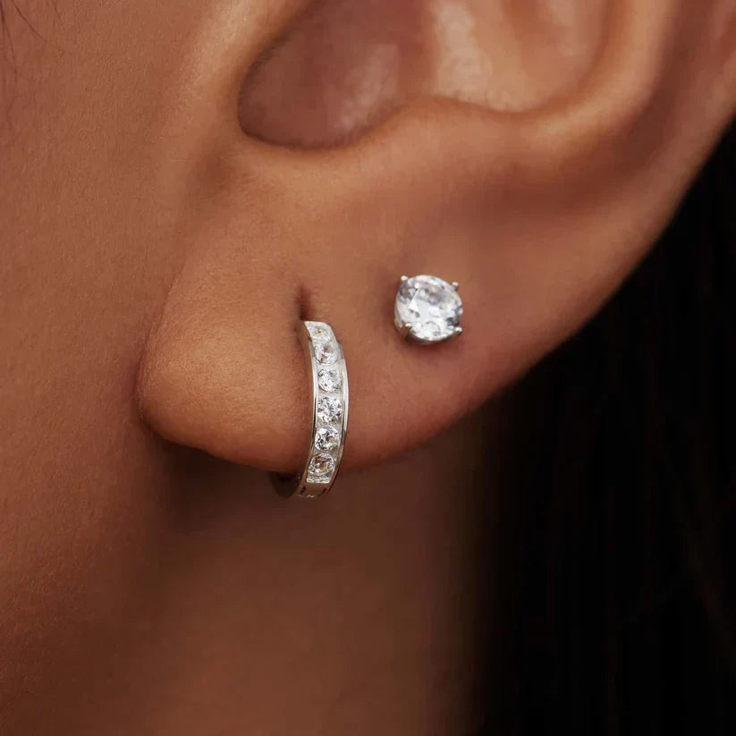 Juego de Aretes Dara Brillane con Piedras | Oro blanco