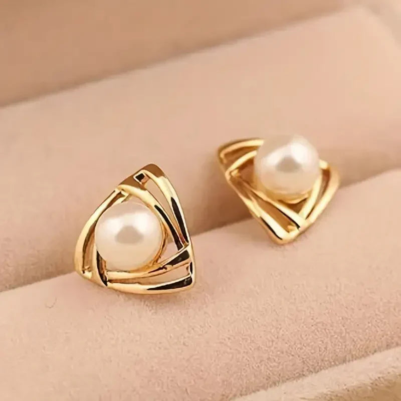 Aretes Exquisitos de Perla y Oro