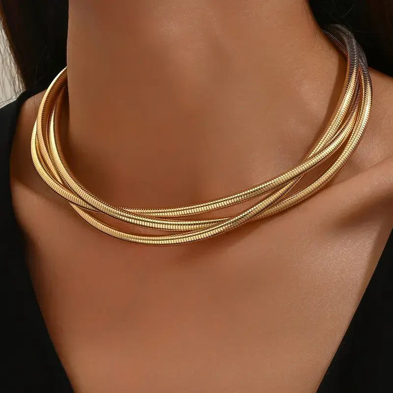 Collar de Tres Capas en Oro