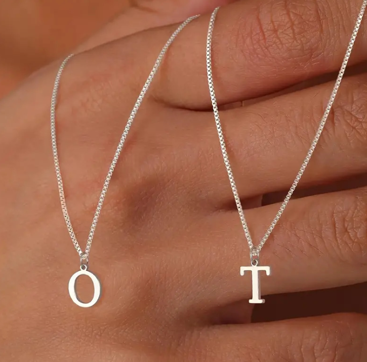 Collar con inicial carta de amor | Oro blanco